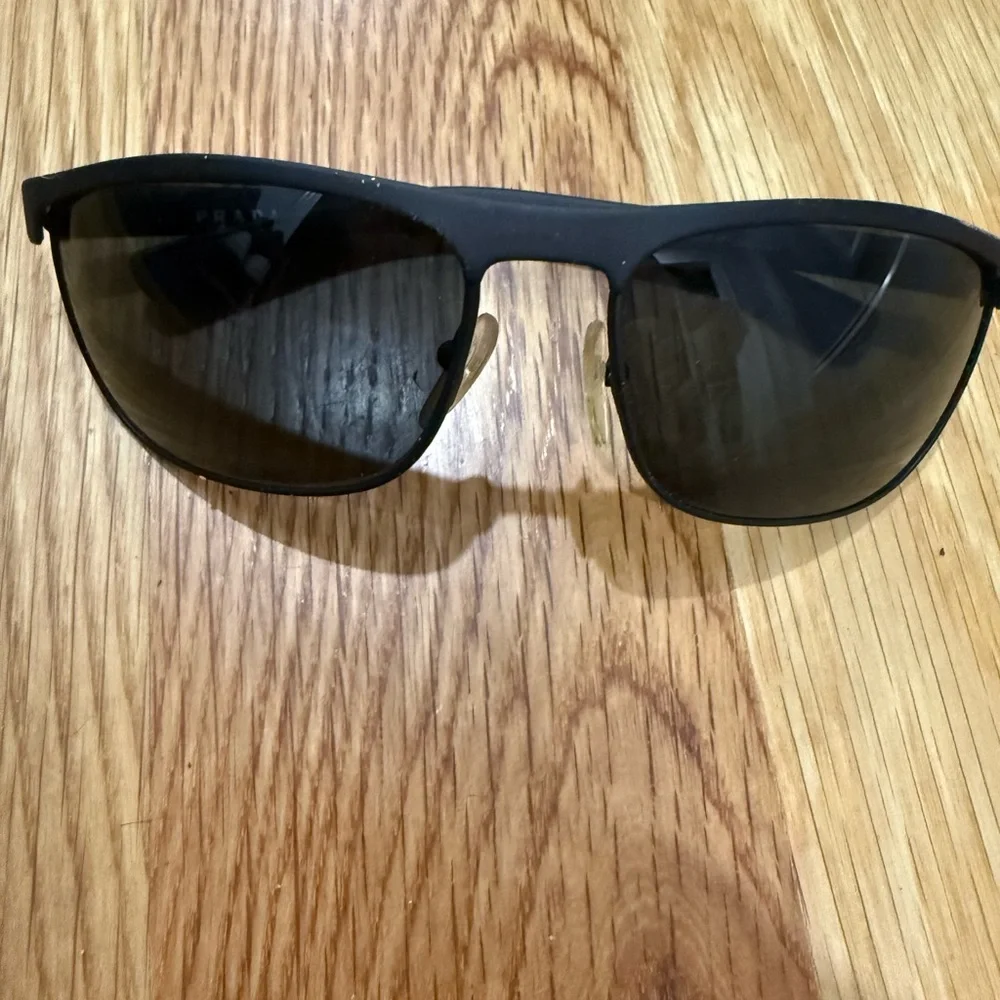 Classic Black Sunglasses with Dark Lenses